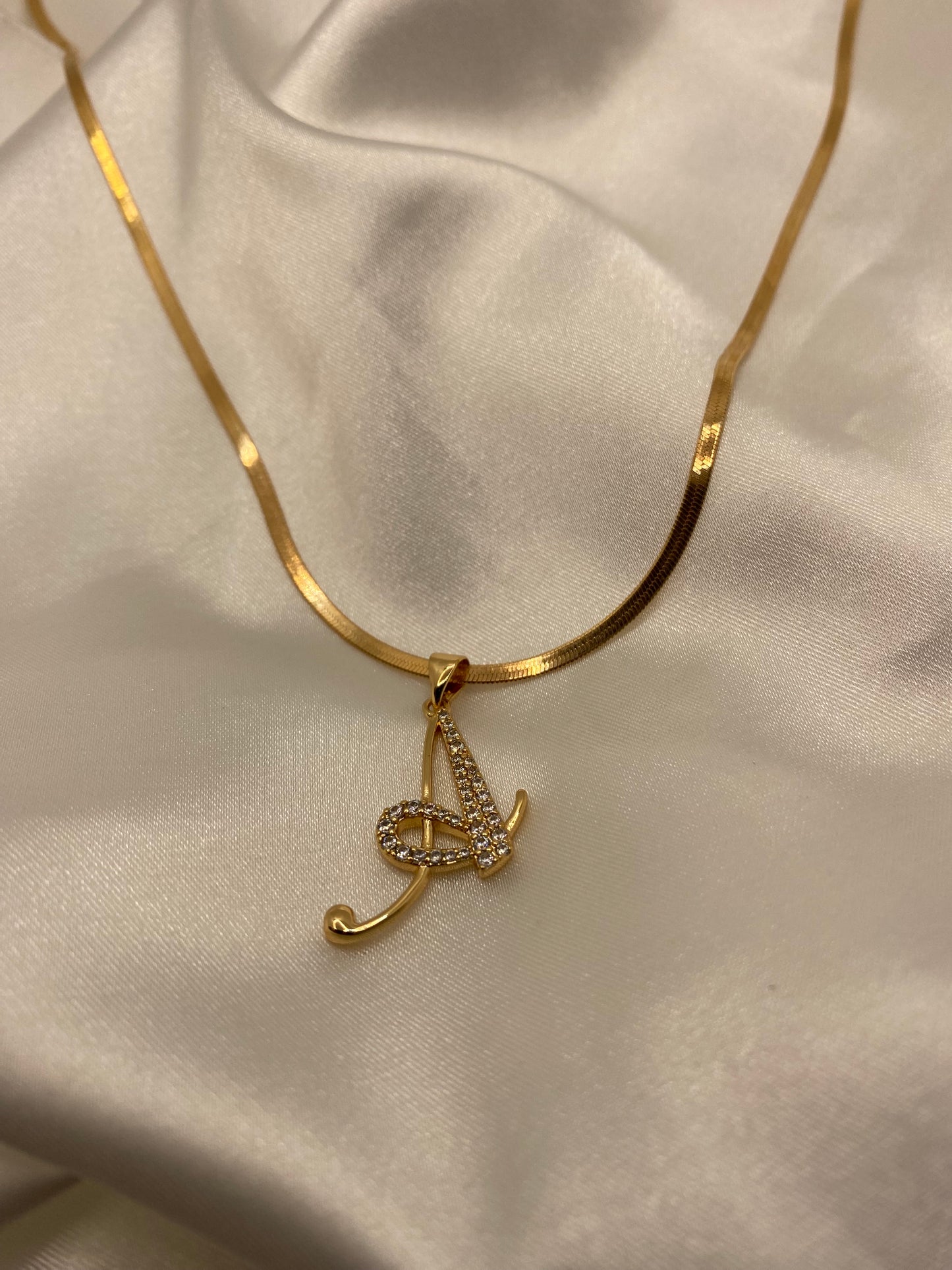 Collar con Inicial Grande